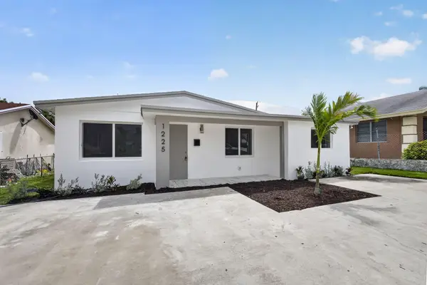 1225 W 32 Street, Riviera Beach, FL 33404