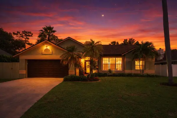 3663 Woods Walk Boulevard, Wellington, FL 33467