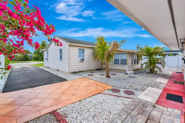 505 Foresteria Drive, Lake Park, FL 33403