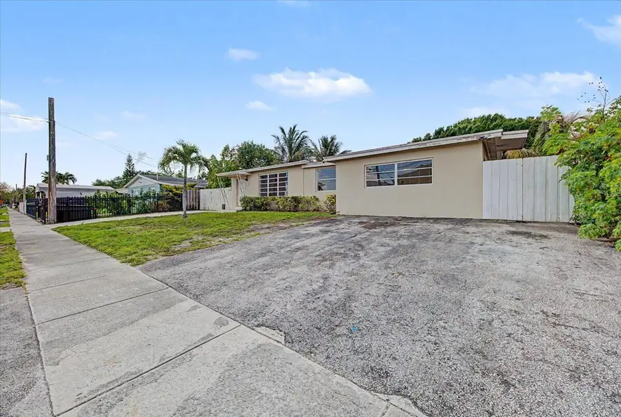 4410 SW 30th Street, West Park, FL 33023 - #3