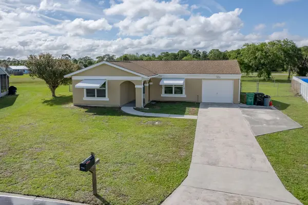 2042 SE Oxmoor Terrace, Port St Lucie, FL 34952