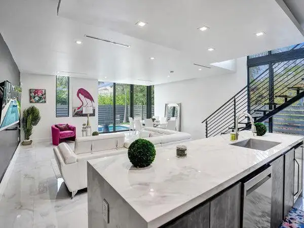 2514 NE 21st Street #A, Fort Lauderdale, FL 33305