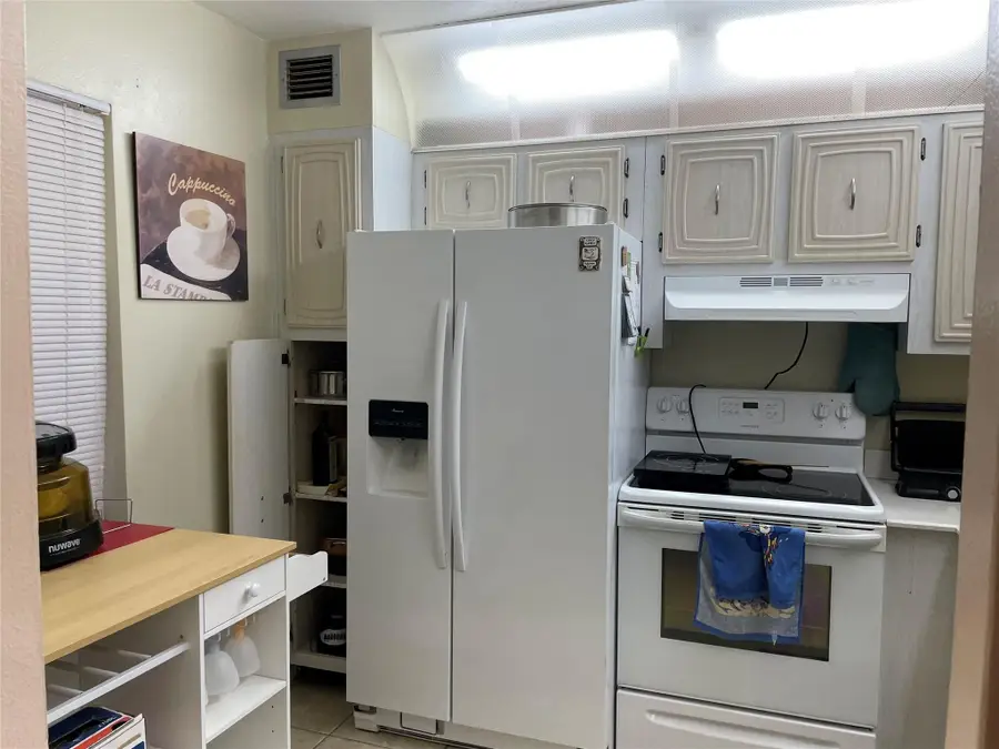 2821 Somerset Drive #118, Lauderdale Lakes, FL 33311 - #2