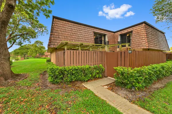 2007 20th Lane, Greenacres, FL 33463