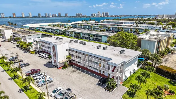 130 Doolen Court #109, North Palm Beach, FL 33408