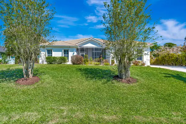8431 SE Duncan Street, Hobe Sound, FL 33455