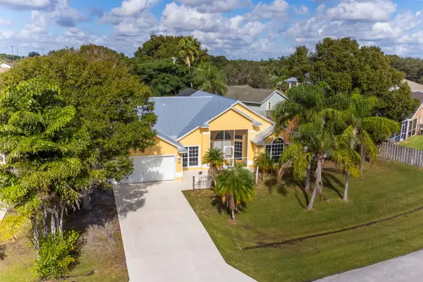 3502 SE Hyde Circle, Port St Lucie, FL 34984