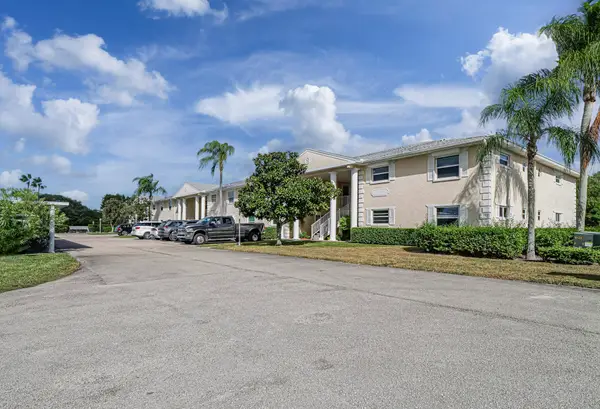 700 Lake Orchid Circle #209, Vero Beach, FL 32962