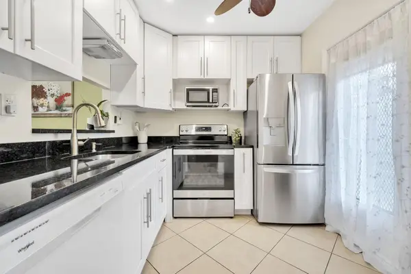 4805 NW 35th Street #412, Lauderdale Lakes, FL 33319