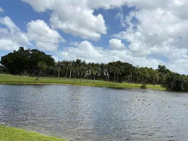 9400 N Hollybrook Lake Drive N #308, Pembroke Pines, FL 33025