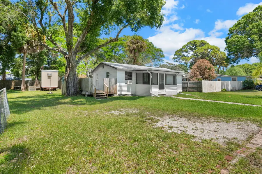 390 Baysinger Avenue, Fort Pierce, FL 34982 - #2