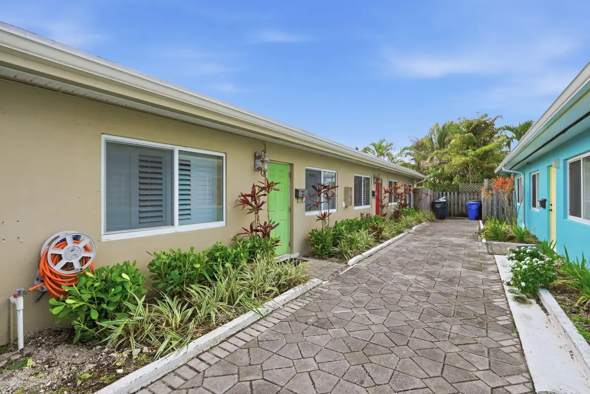 1402 NE 32nd Street #A-b, Oakland Park, FL 33334 - #1