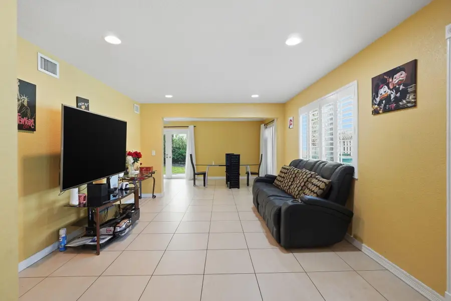 1402 NE 32nd Street #A-b, Oakland Park, FL 33334 - #3