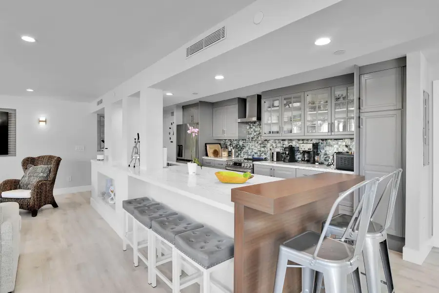 859 Jeffery St #202, Boca Raton, FL 33487 - #2