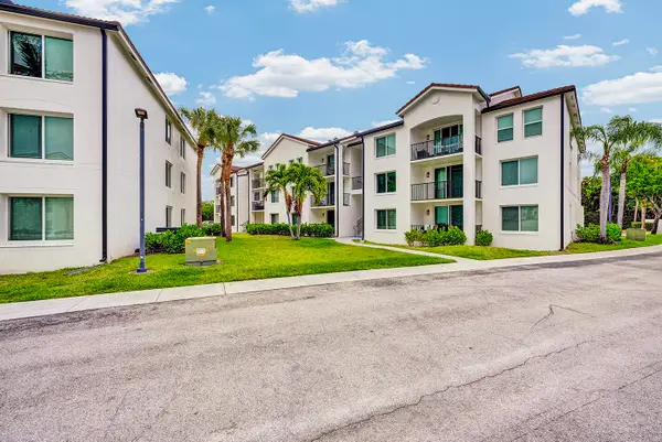 1010 Villa Circle, Boynton Beach, FL 33435