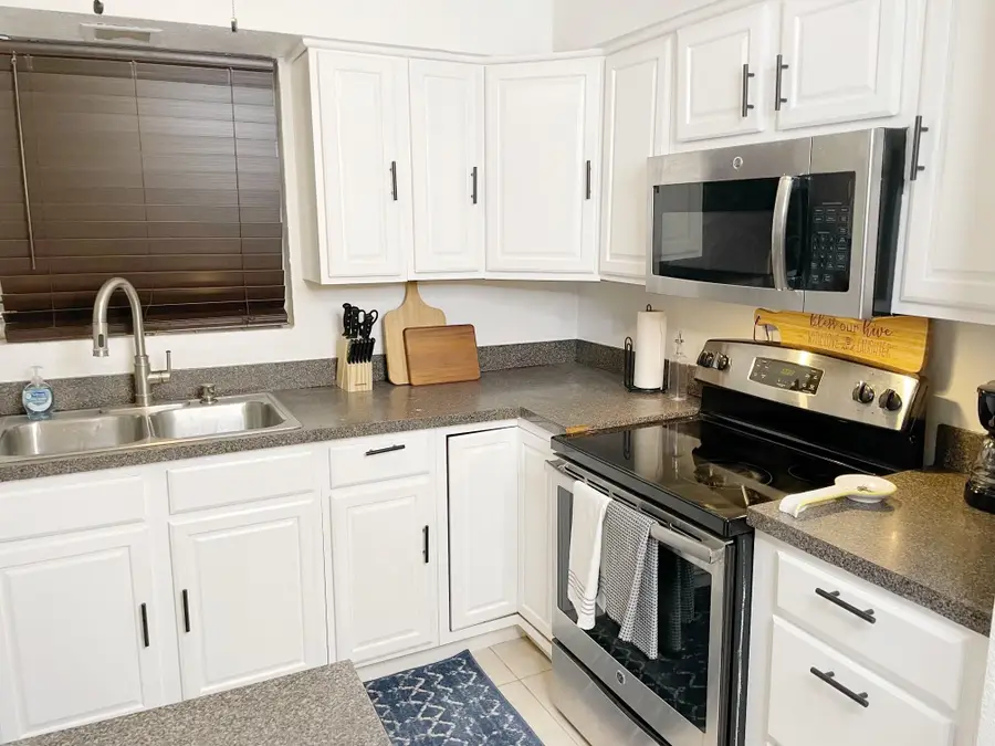 1067 SW 3rd Street, Hallandale Beach, FL 33009 - #3