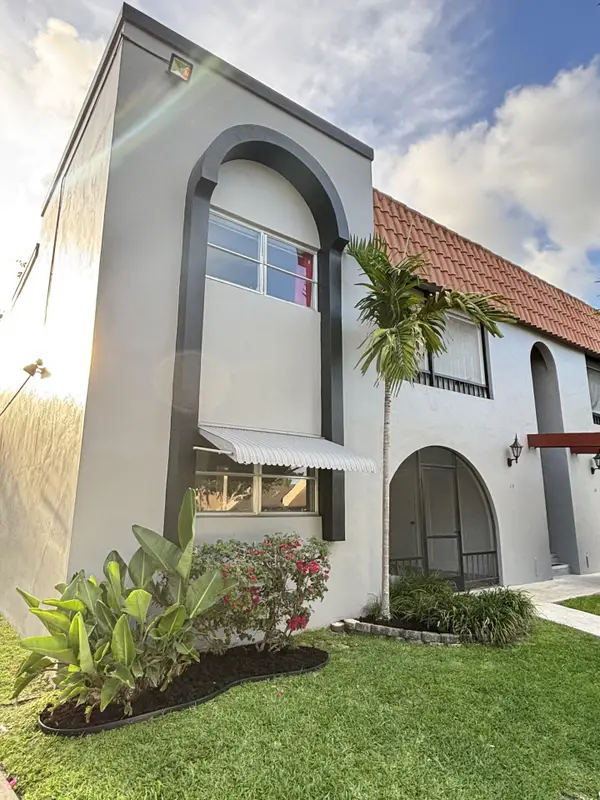 3851 NW 84th Avenue #1a, Sunrise, FL 33351