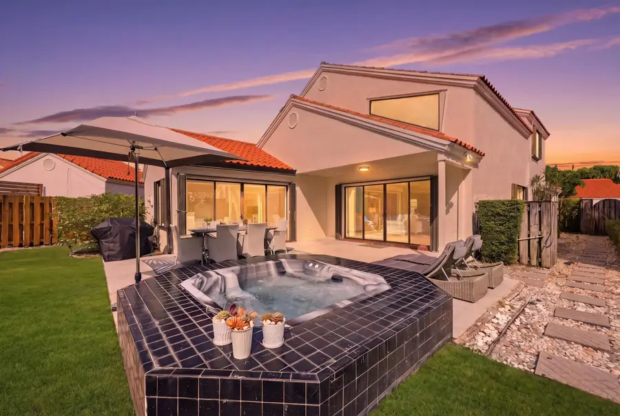 2596 La Cristal Circle, Palm Beach Gardens, FL 33410 - #3