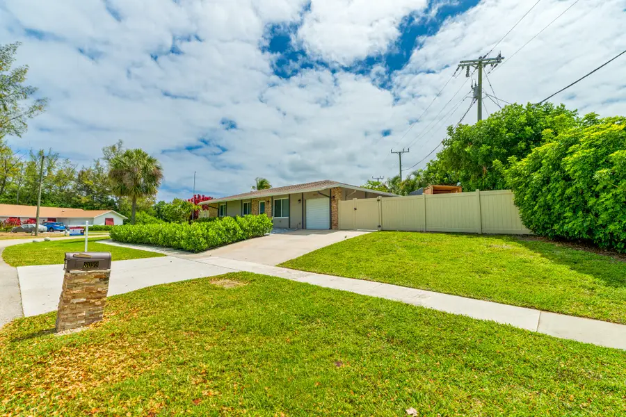 8099 Santa Fe Trail, Boca Raton, FL 33487 - #3