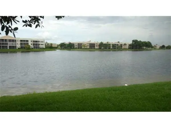 7486 N Devon Drive #109, Tamarac, FL 33321