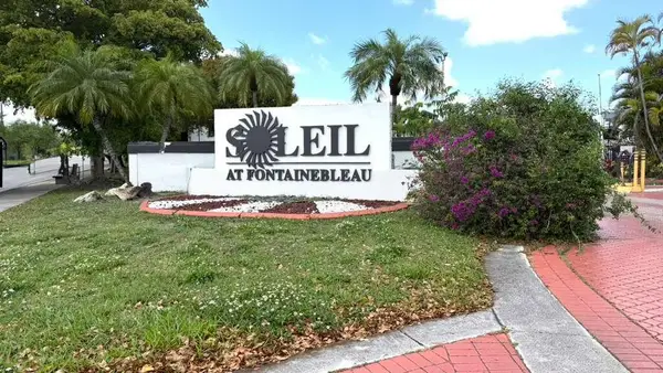 9711 Fontainebleau Boulevard #D105, Miami, FL 33172