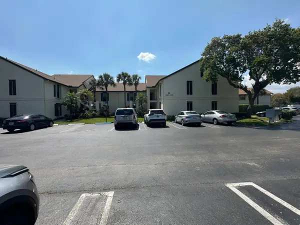 3395 Jog Park Drive, Greenacres, FL 33467