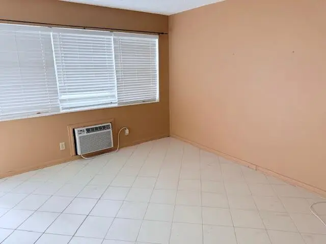 402 Markham S, Deerfield Beach, FL 33442 - #2