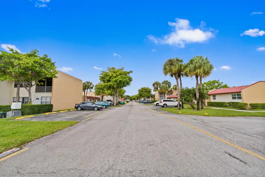 132 Lake Carol Drive, West Palm Beach, FL 33411 - #2