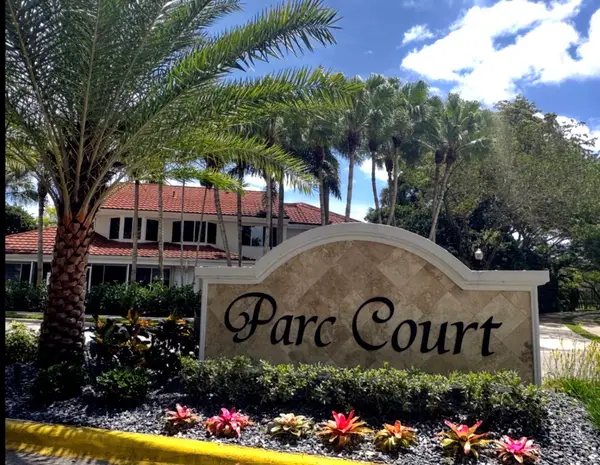 9202 NW 9th Court, Plantation, FL 33324