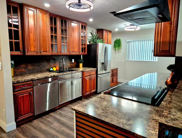 1015 NW 68th Avenue, Margate, FL 33063