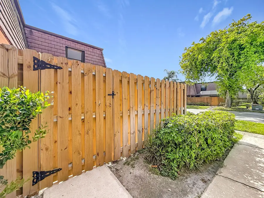 7496 E Courtyard Run E #35, Boca Raton, FL 33433 - #3