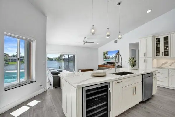 10248 SW 12th Street, Pembroke Pines, FL 33025