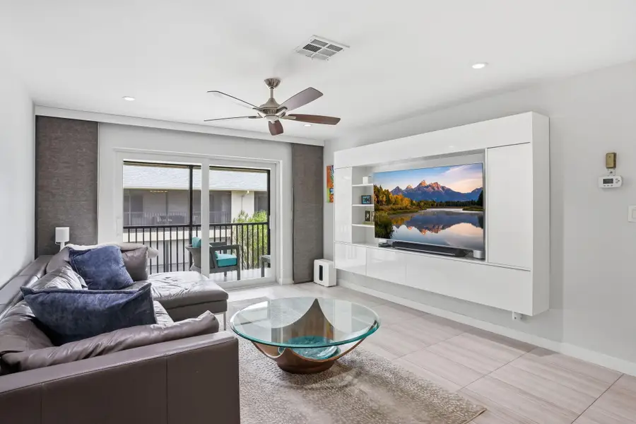 807 NE 1st Street #6w, Delray Beach, FL 33483 - #3