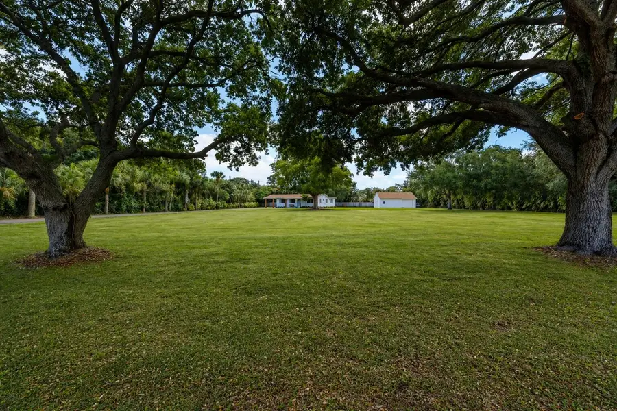 8781 N Virginia Avenue, Palm Beach Gardens, FL 33418 - #2