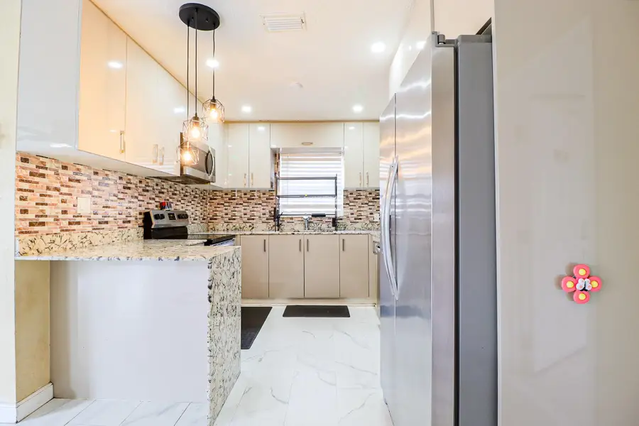 219 NE 6th Avenue, Boynton Beach, FL 33435 - #2