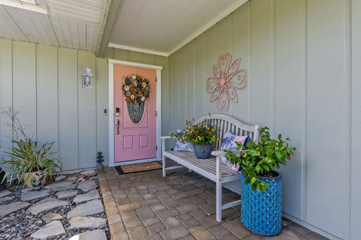 1172 SE Menores, Port Saint Lucie, FL 34952 - #1