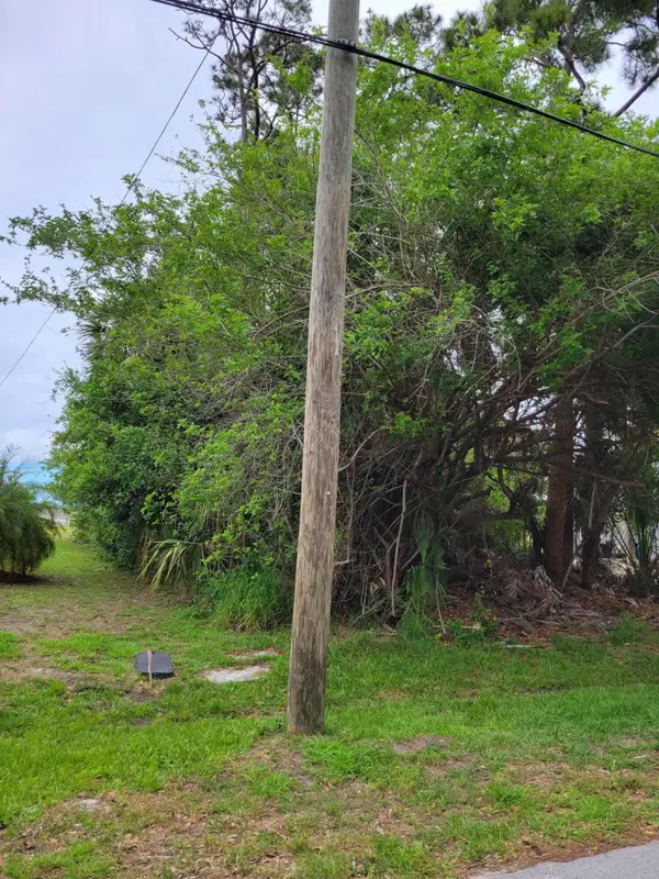 1109 SW Abingdon Avenue S, Port St Lucie, FL 34953