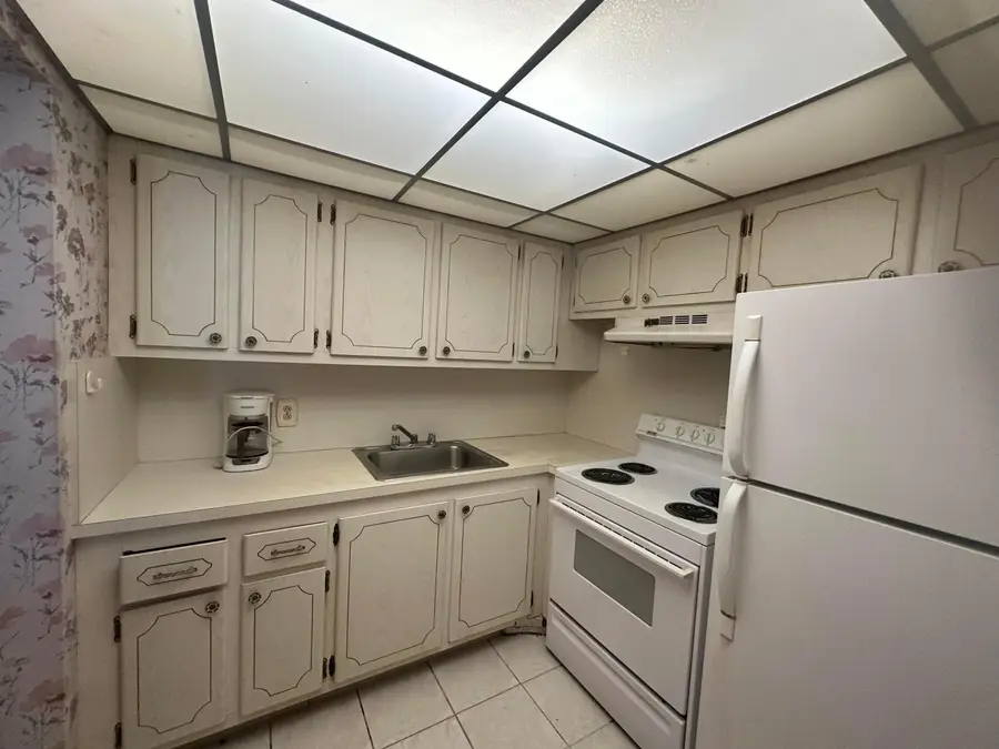 72 Northampton D, West Palm Beach, FL 33417 - #3