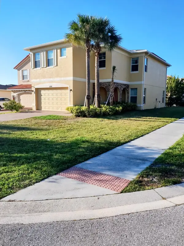 1300 NW Fiorenza Court, Port St Lucie, FL 34986