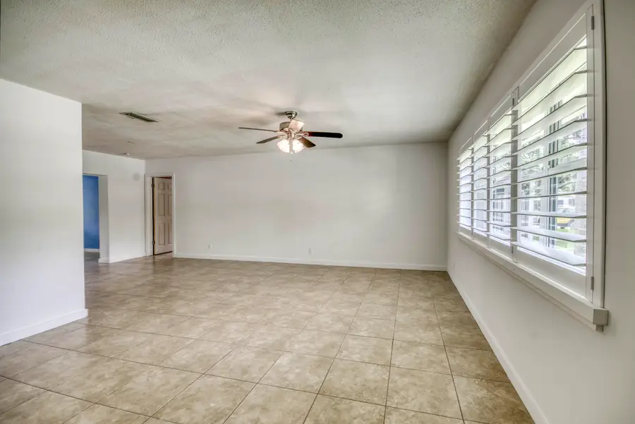 4359 Daffodil Circle N, Palm Beach Gardens, FL 33410 - #3