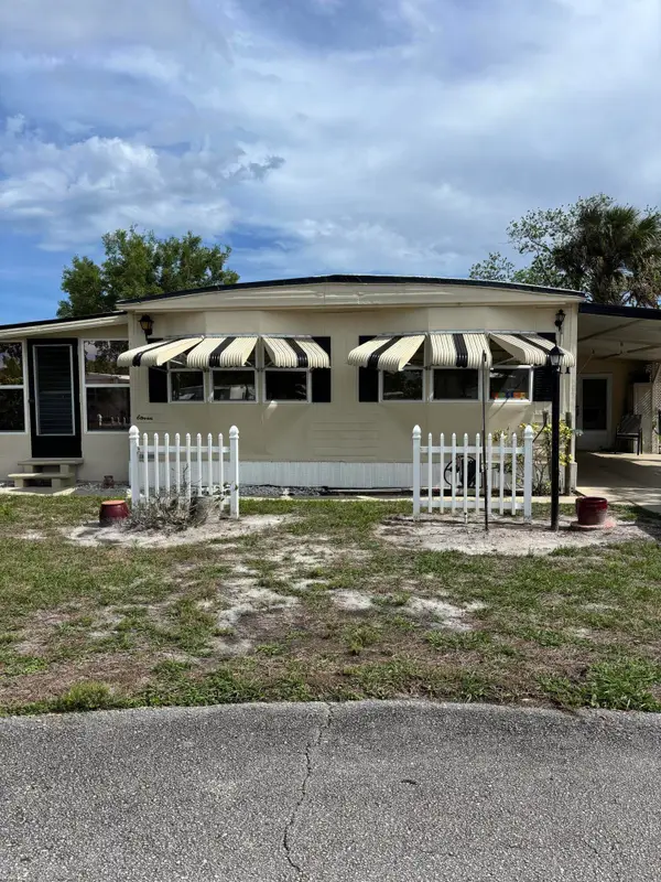 11 De Soto Lane, Port St Lucie, FL 34952