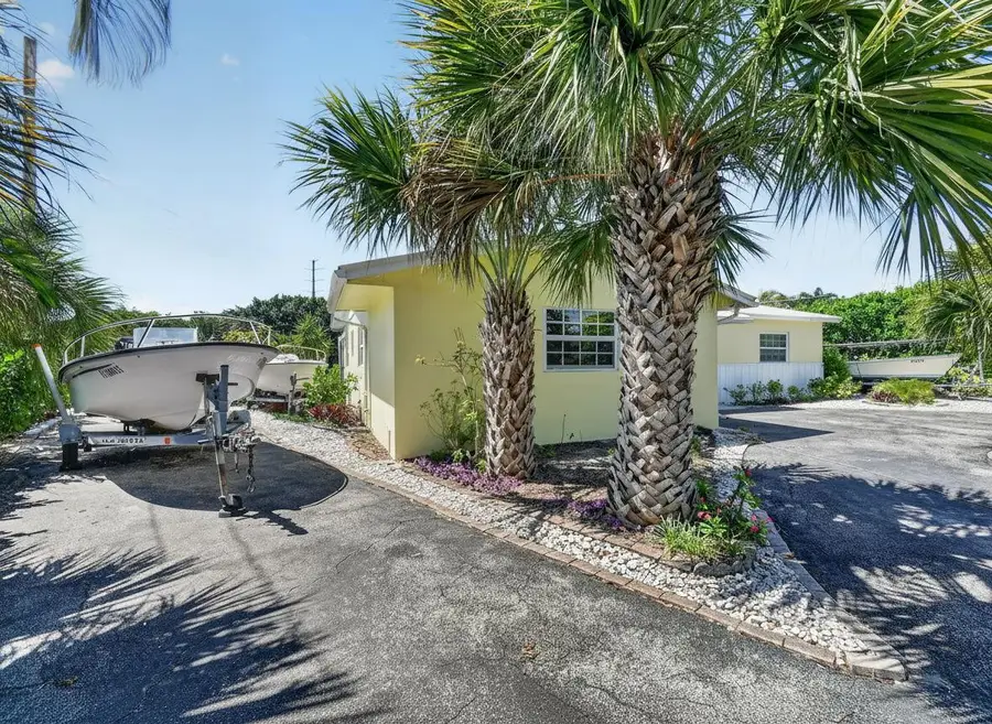 1006 SW 28th Avenue, Boynton Beach, FL 33426 - #2