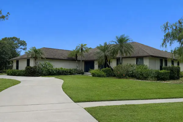 15220 Cedar Bluff Place, Wellington, FL 33414