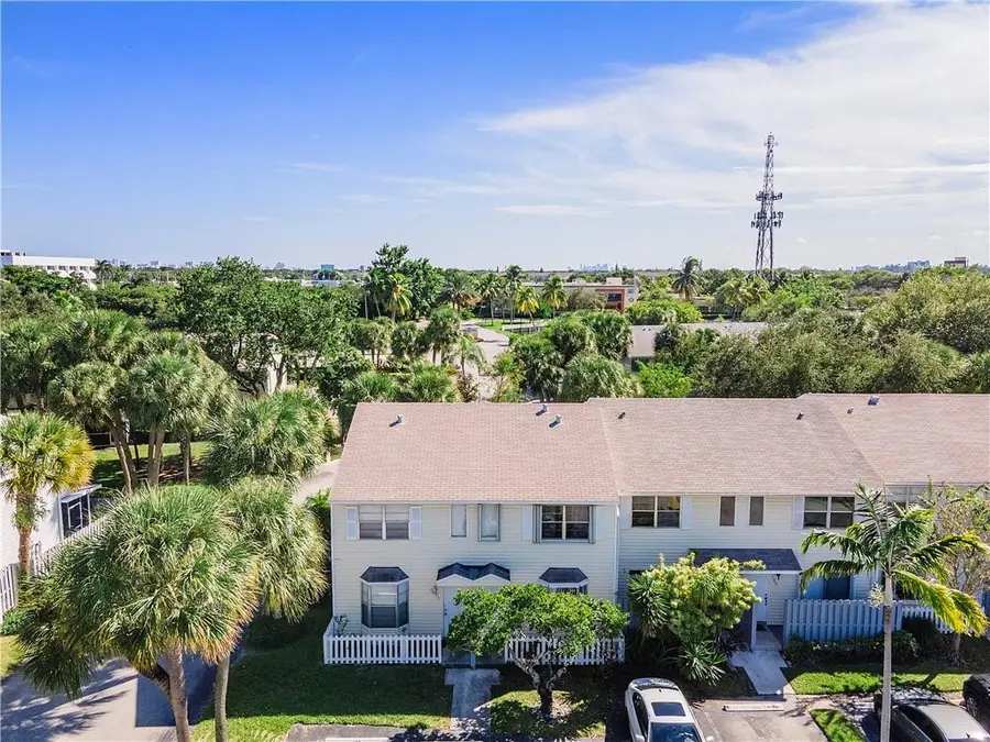 185 SW 3rd Street, Pompano Beach, FL 33060 - #2