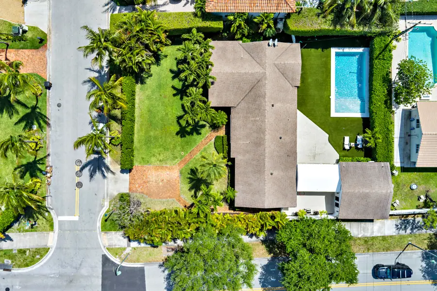 260 E Lakewood Road, West Palm Beach, FL 33405 - #2