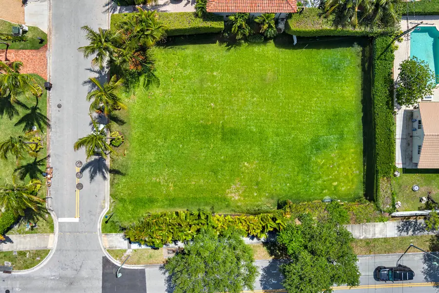 260 E Lakewood Road, West Palm Beach, FL 33405 - #3