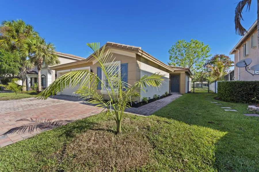 1899 Newport Isles Boulevard, Port Saint Lucie, FL 34953 - #2