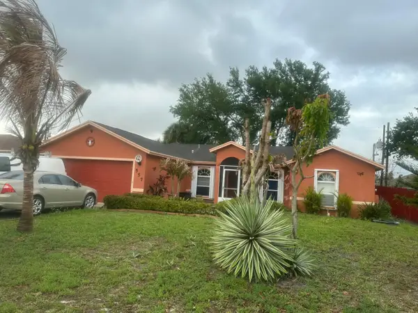 557 SW Baoy Avenue, Port St Lucie, FL 34953