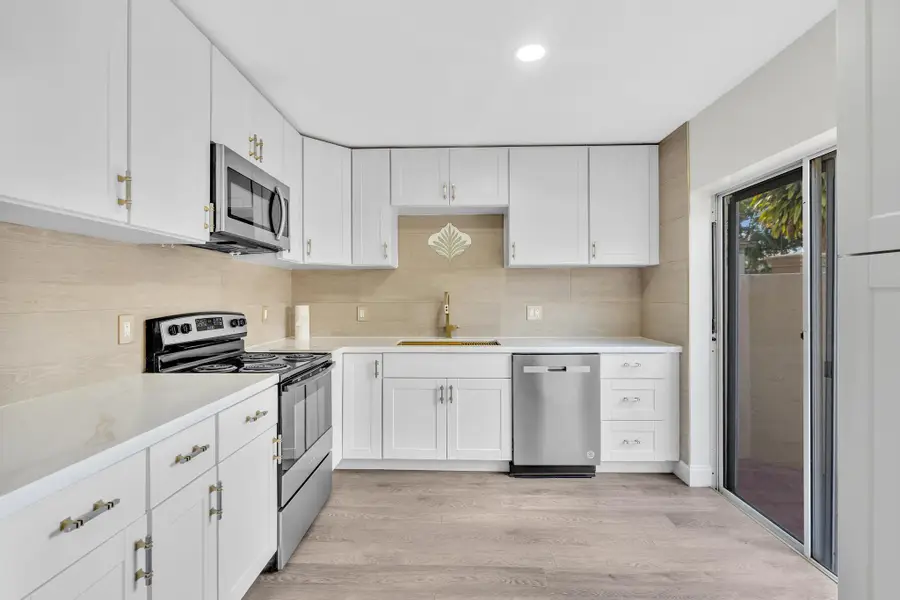 6663 Via Regina, Boca Raton, FL 33433 - #3