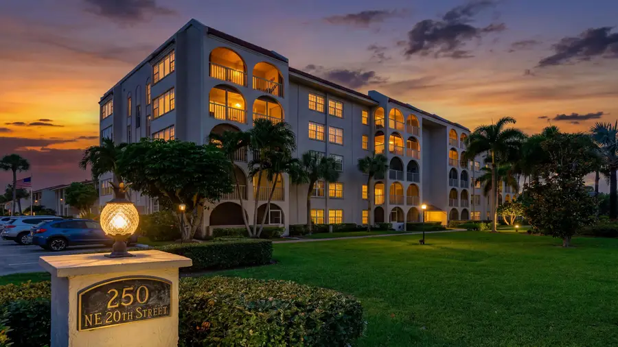 250 NE 20th Street, Boca Raton, FL 33431 - #2